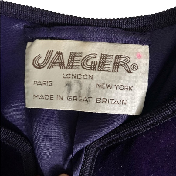 British Made Cropped Purple Velvet Jacket – Size S/M – Luxe Boutique - Picture 10 of 13